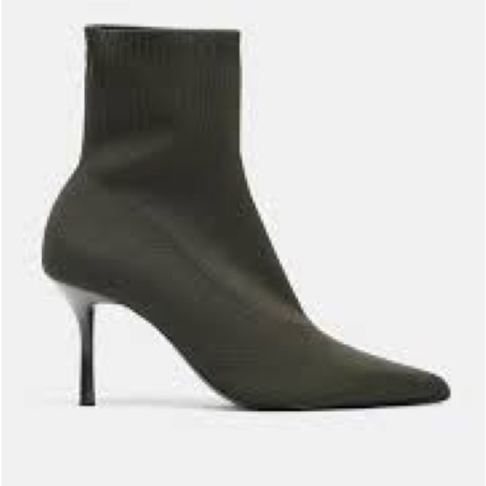 Zara Trafaluc Black Stretchy Fabric Sock Boots Sz-EU39/US8